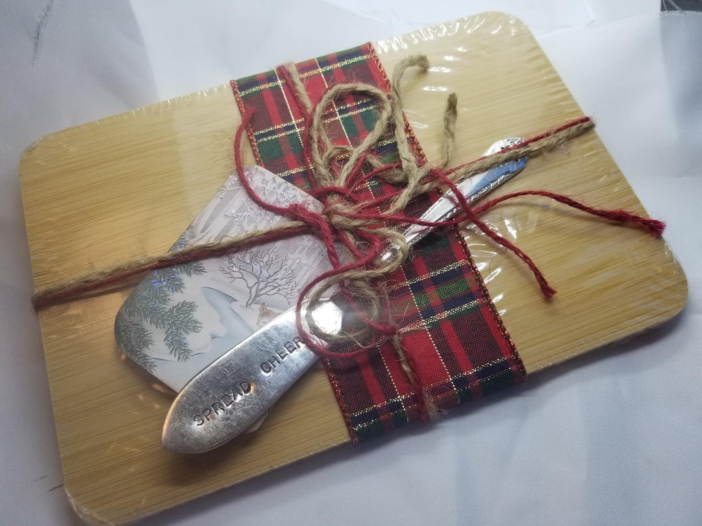 Cutting board with handstamped spreader - Kpughdesigns