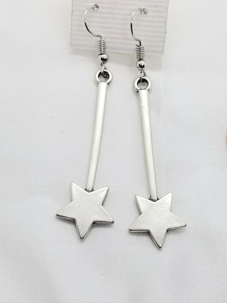 Dangling stars pierced earrings - Kpughdesigns