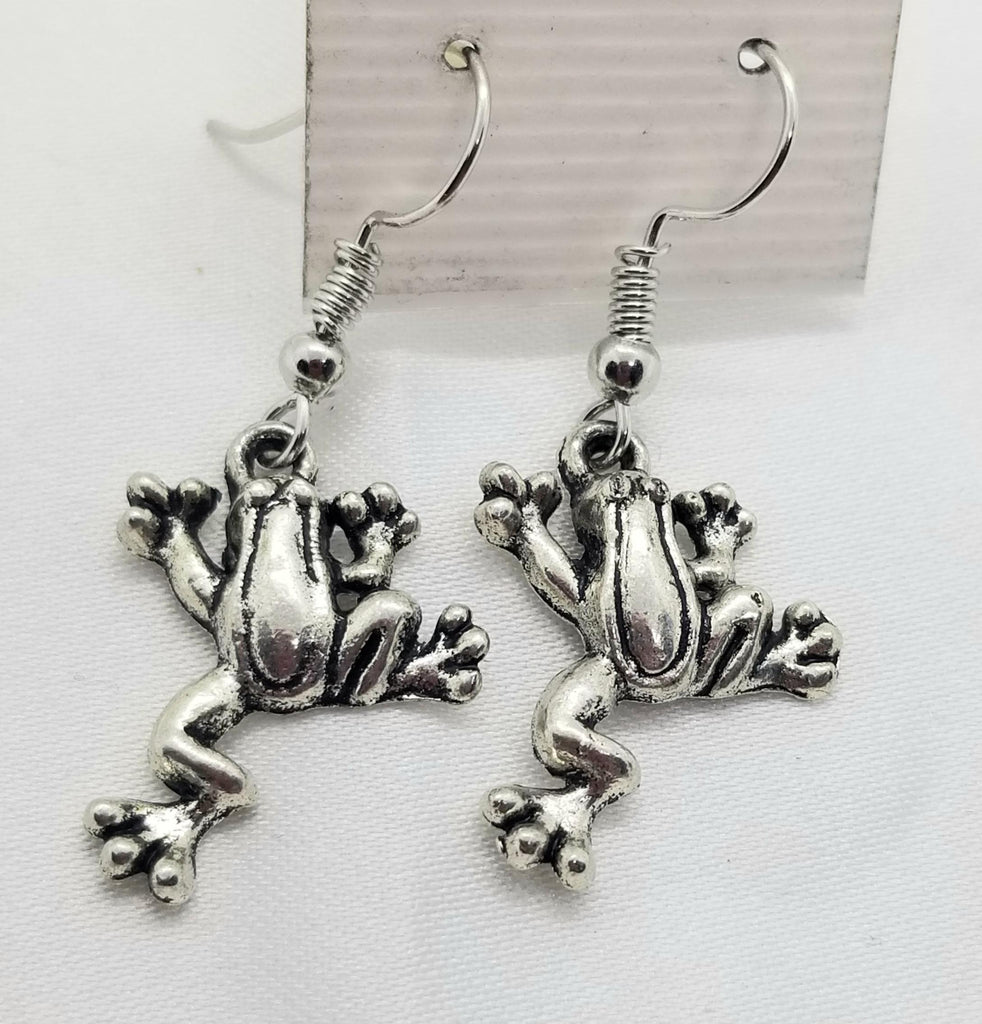 Frog earrings - Kpughdesigns