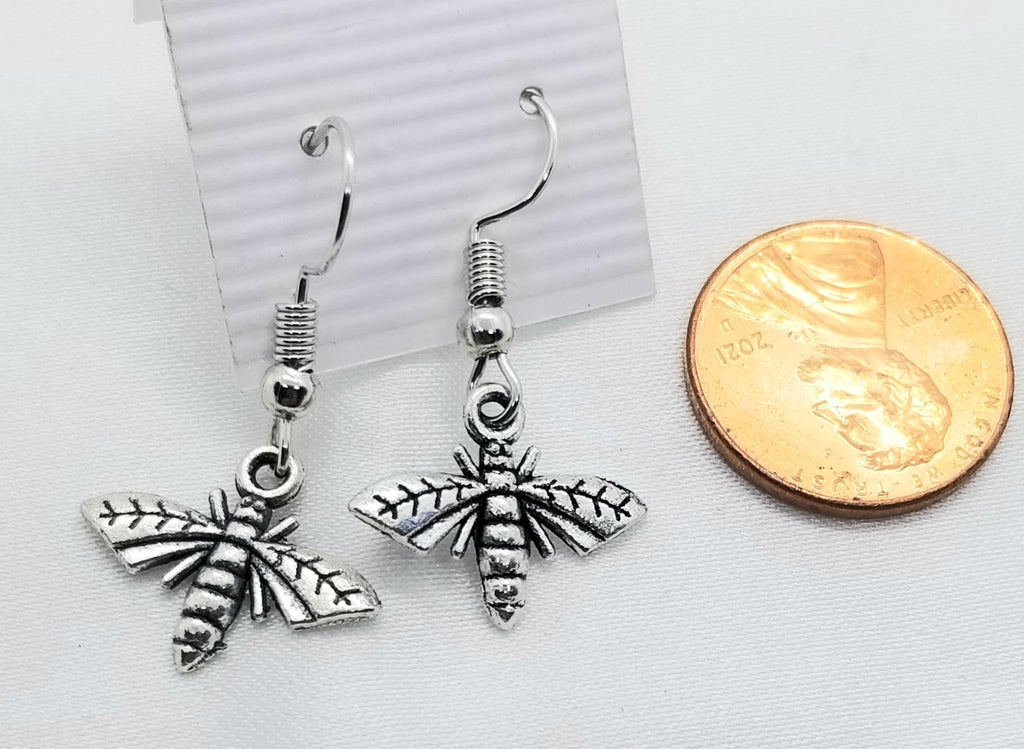 Bee earrings, pierced - Kpughdesigns