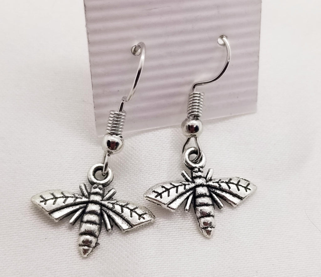 Bee earrings, pierced - Kpughdesigns