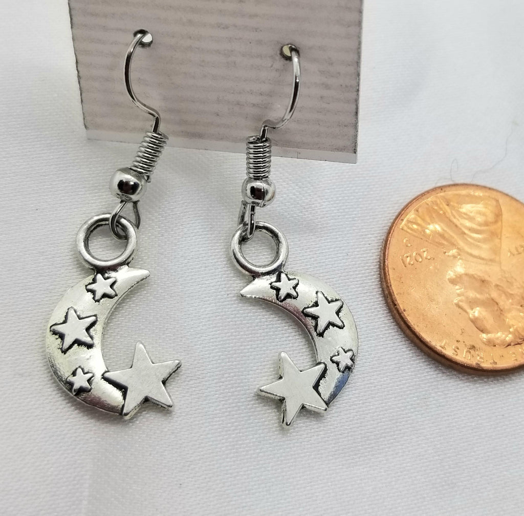 Moon and star pierced earrings - Kpughdesigns